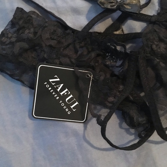 Zaful lace open crotch panties - Picture 2 of 2